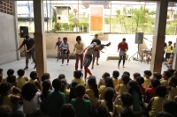 Apresentação da pré-temporada de "For Sale" na Escola Madre Santa Face