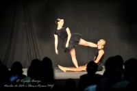 Apresentação de Por Partes na Praça São Januário de Ubá